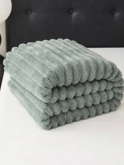 Koc pluszowy tłoczony w grube szerokie pasy 160x200 szarozielony
