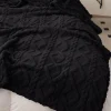 Koc pluszowy tłoczony w sweterek 3D 160x200 czarny