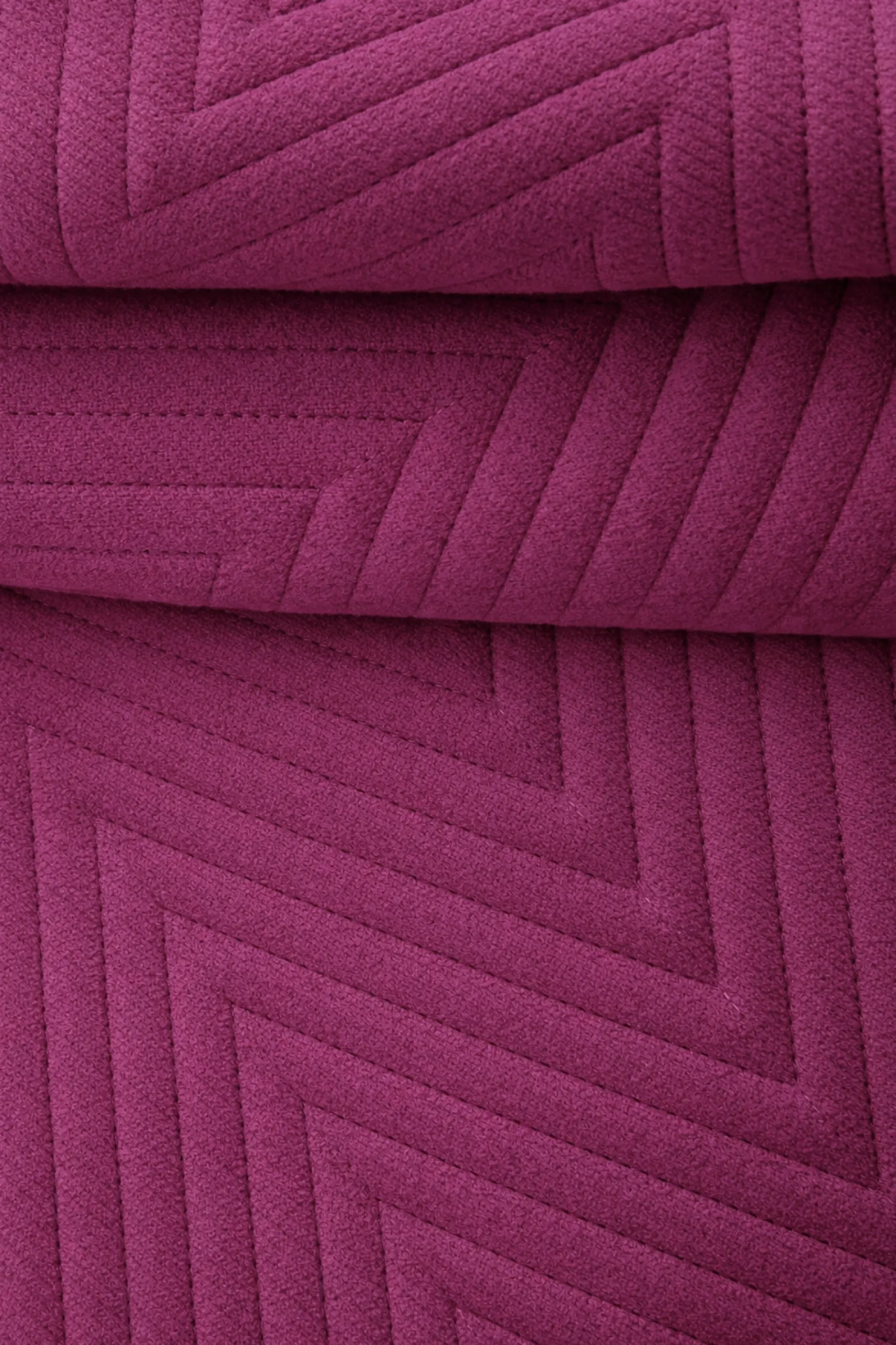Narzuta dekoracyjna welurowa w jodełkę CHEVRON VELVET 200x220 fuksja