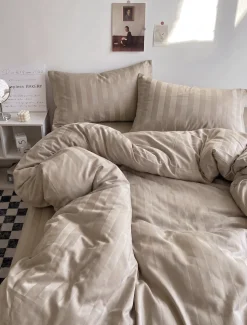Pościel z adamaszku beżowa w pasy 200x220 3 el. Kim Beige C-007 DH1609