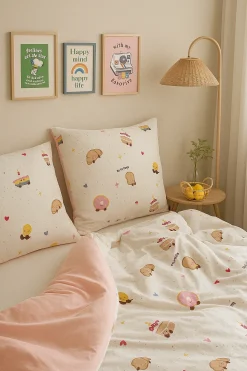 Pościel z mikrofibry biała w ciastka i donuty 160x200 3 el. Donuts F10 na zamek bez prasowania