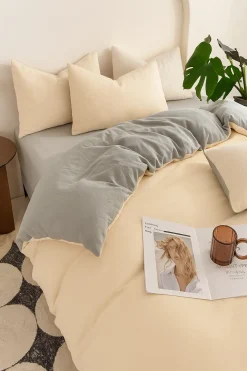 Pościel z mikrofibry gładka beżowa - jasna szara 200x220 4 el. S-024