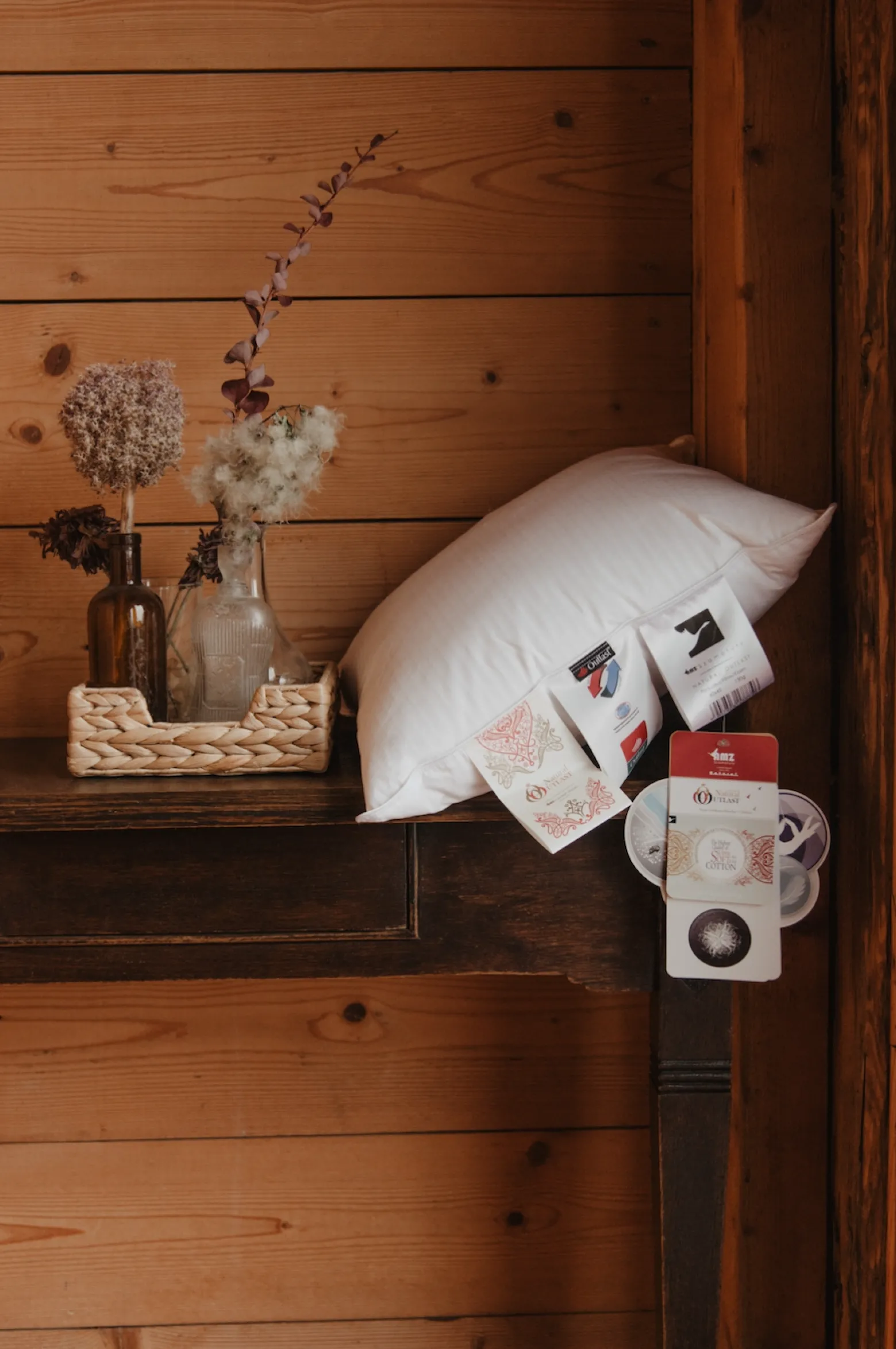 Poduszka 50x70 naturalna puchowa 100% termoaktywna NATURAL OUTLAST