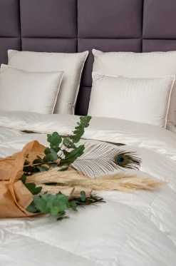 Poduszka 50x70 trzykomorowa naturalna puchowa 90% SILVER
