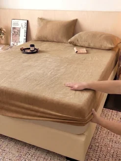 Prześcieradło pluszowe z gumką MIŚ beżowe 90x200 + 25 cm zakładki