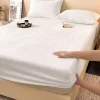 Prześcieradło pluszowe z gumką welur VELVET białe 90x200 + 25 cm zakładki