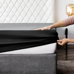 Prześcieradło z gumką bawełniane czarne 200x220 + 20 cm zakładki
