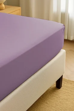 Prześcieradło z gumką z mikrofibry jasne fioletowe lawendowe 160x200