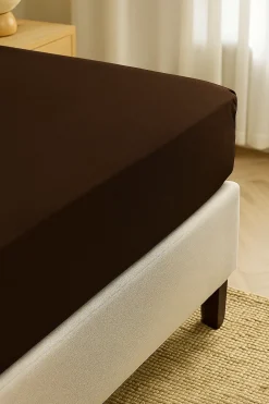 Prześcieradło z gumką z mikrofibry ciemne brązowe 200x220