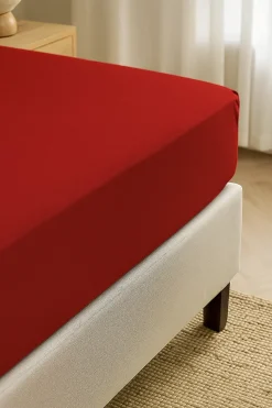 Prześcieradło z gumką z mikrofibry czerwone 120x200