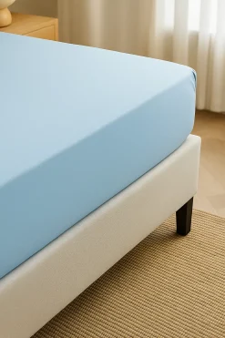Prześcieradło z gumką z mikrofibry błękitne 180x200