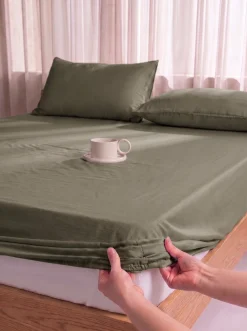 Prześcieradło z gumką z pranej mikrofibry khaki 140x200 + 26 cm zakładki