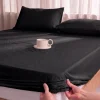 Prześcieradło z gumką z pranej mikrofibry czarne 120x200 + 26 cm zakładki